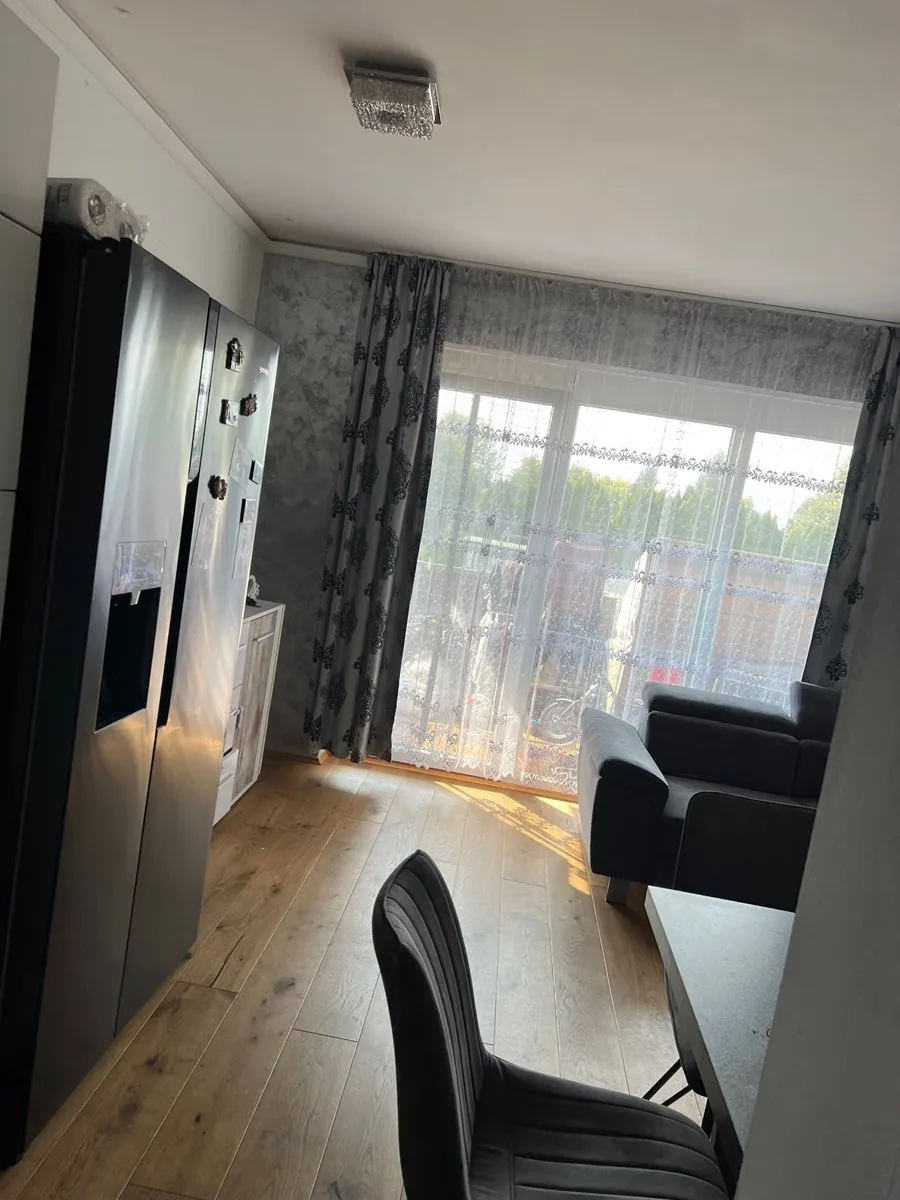 Moderne 3-Zimmer Wohnung mit Balkon, 2 Parkplätzen & Keller in Toplage (Baujahr 2017) - Ansicht 2