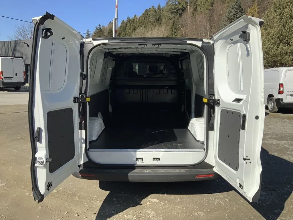 Maxus eDELIVER 7 L2 88 kWh 3,5t Netto: € 32.000,- Transporter / Kastenwagen – Bild 20