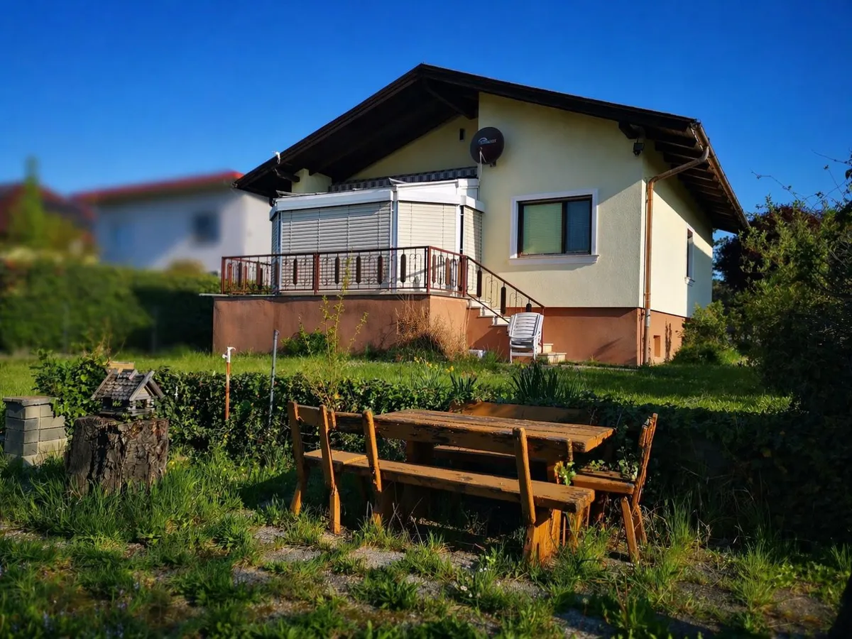 Kleines Haus, großes Grundstück mit Fernblick - Ruhelage nahe Wien, ideal für Pärchen - Ansicht 2
