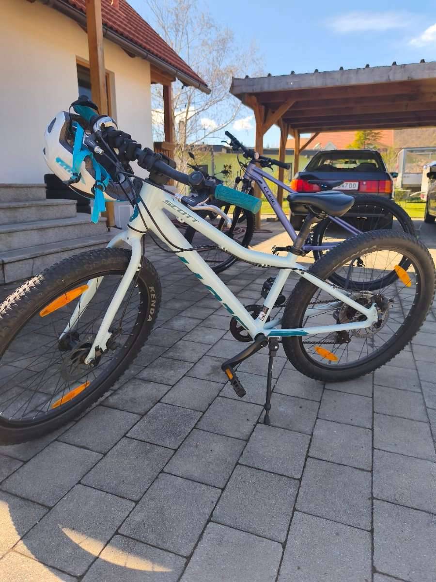 24" SCOTT Fahrrad mit SCOTT Fahrradhelm,  370,- (2722  Winzendorf-Muthmannsdorf) - willhaben