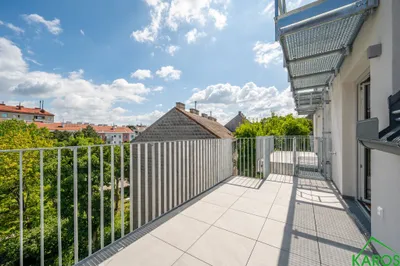 TRAUMHAFTE DACHGESCHOSSWOHNUNG *INKL. EINBAUKÜCHE* – Bild 3