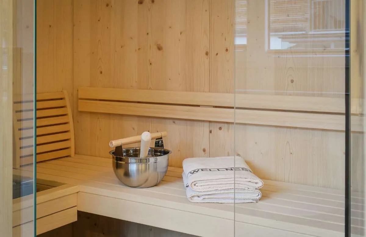 St. Anton: Helle Alpen-Style Suite mit Sauna und sonniger Terrasse mit kleinem Gartenanteil - Widok 3