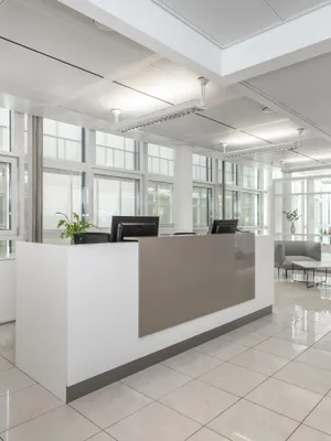 Gewerbeimmobilie mieten in Wien – 1 796 m² – Bild 1 von 9