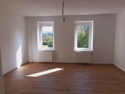 2-Zimmer-Wohnung mieten in Neunkirchen – 68 m², € 526