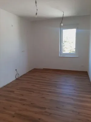 2-Zimmer-Wohnung mieten in Neunkirchen – 68 m², € 526 – Bild 7 von 12