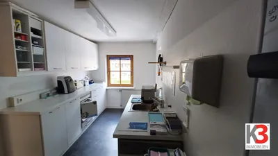 8-Zimmer-Gewerbeimmobilie mieten in Sankt Johann im Pongau – 140 m², € 2.200 – Bild 3 von 3