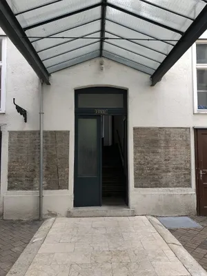 Sanierte 3-Zimmer Altbauwohnung Nähe Karmelitermarkt – Bild 3