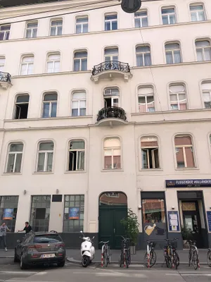 Sanierte 3-Zimmer Altbauwohnung Nähe Karmelitermarkt