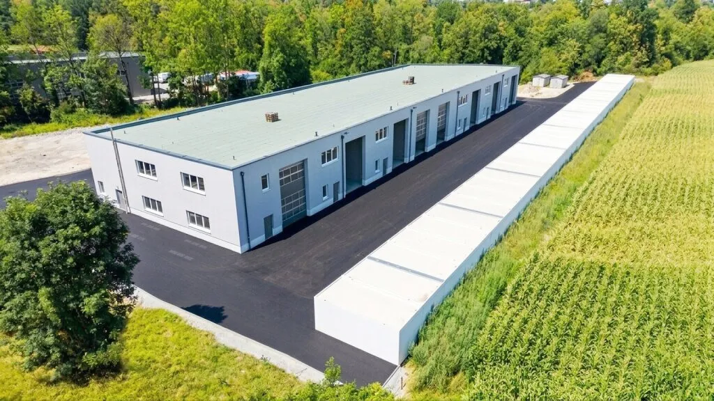Betriebs-/Produktions- oder Lagerhallen mit Flächen von 59 - 175 m² im Gewerbepark Rüstorf / Schwanenstadt zu verkaufen / vermieten (Top 09c) - Ansicht 2