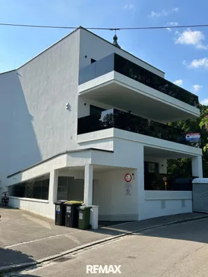 12-Zimmer-Gewerbeimmobilie kaufen in Linz – 420,55 m² – Bild 2 von 13