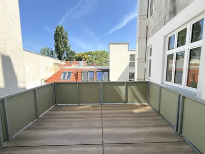 U4 HIETZING - GENERALSANIERTE ALTBAUWOHNUNG MIT TERRASSE - UNBEFRISTETE VERMIETUNG