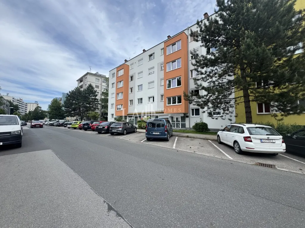 Modern-eingerichtete 2-Zi-Wohnung mit Balkon, Linz
