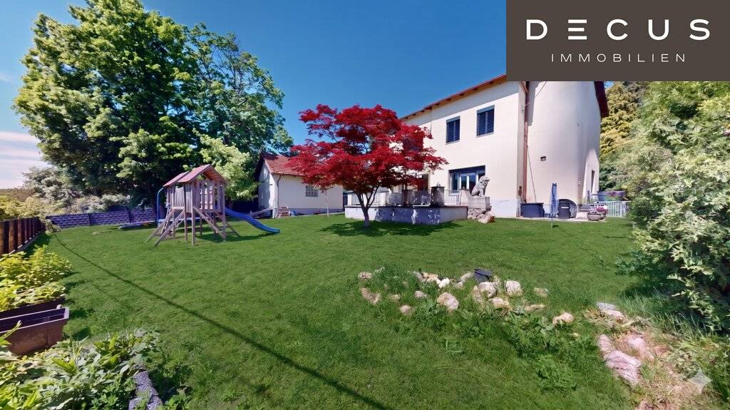 ZWEIFAMILIENHAUS IN GRÜN-RUHELAGE MIT GROSSEM GARTEN UND WEITBLICK - Widok 2