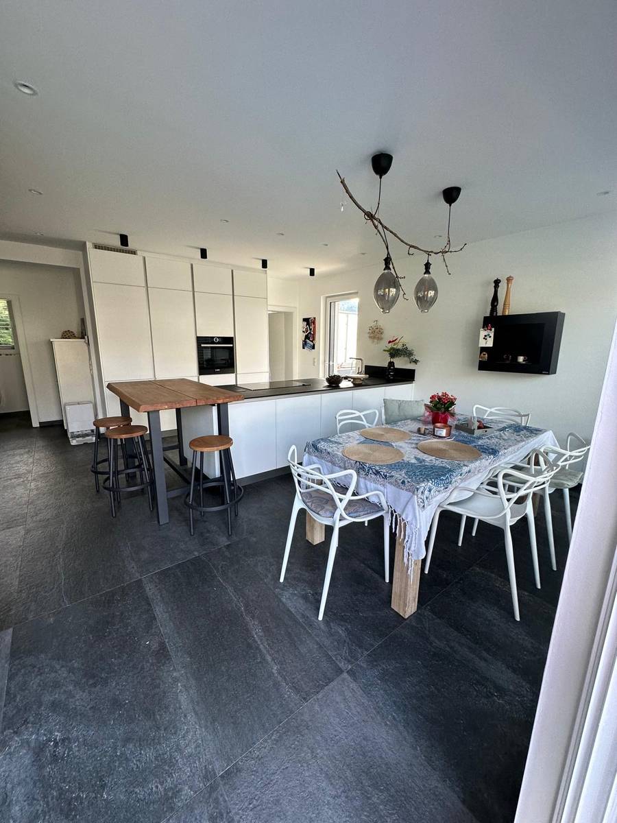 Luxuriöses Architektenhaus mit Pool und hochwertiger Designausstattung in Best Lage von Landskron, Landskron