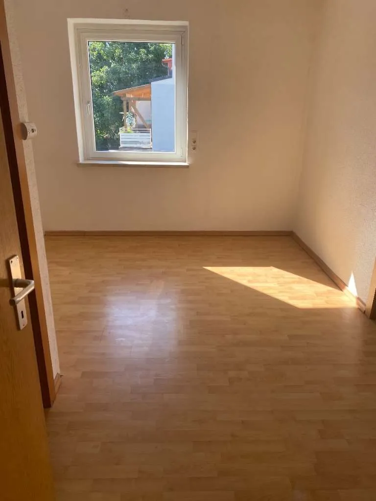 Blitzsaubere Wohnung in Top Lage - Einziehen und Wohlfühlen, Küche inklusive - Ansicht 3