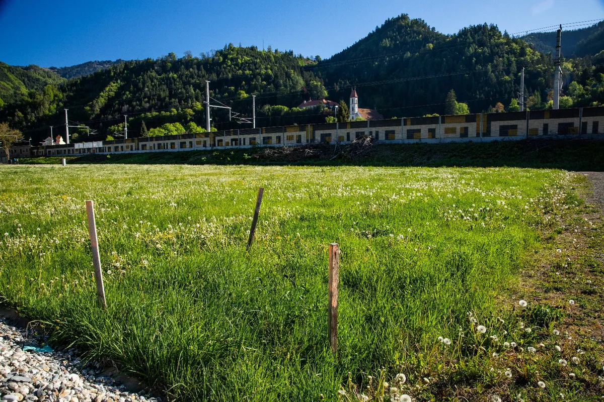 Ebenes, ganztägig sonniges Baugrundstück in zentraler Lage - Pernegg an der Mur - Ansicht 3