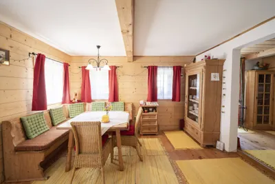 9-Zimmer-Haus kaufen in Vöcklabruck – 241,7 m², € 1.350.000 – Bild 4 von 9
