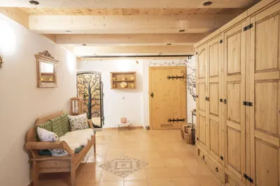 9-Zimmer-Haus kaufen in Vöcklabruck – 241,7 m², € 1.350.000 – Bild 2 von 9