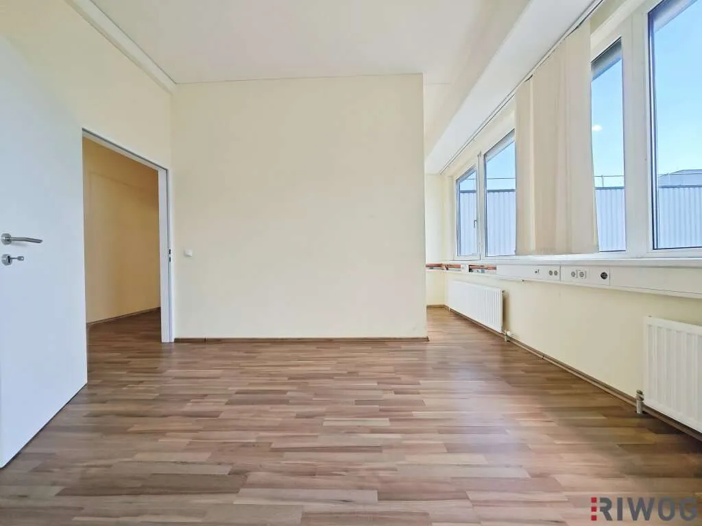 Helles Büro mit 113m² im IZ-Süd | Klima & Parkplätze | Teeküche - Ansicht 2