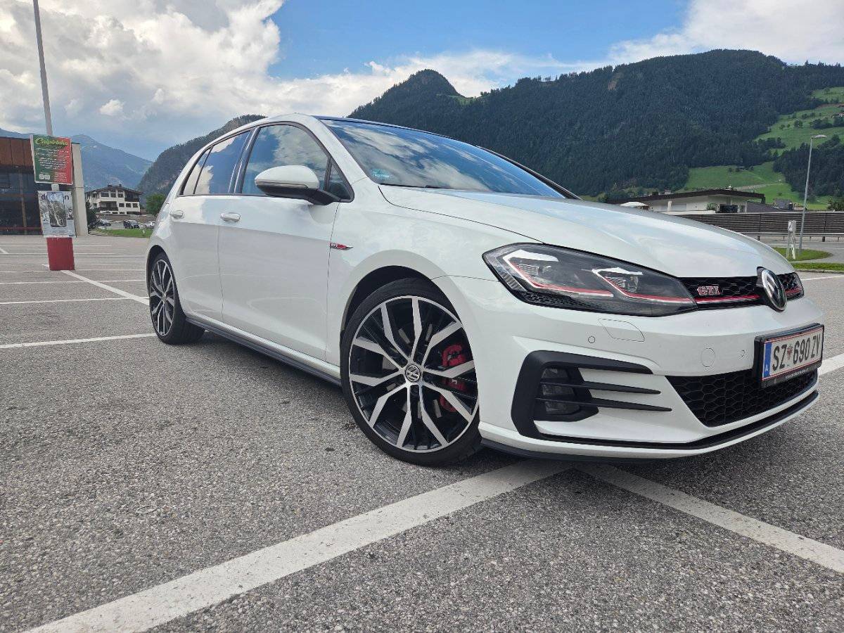 VW Golf GTI PERFORMANCE