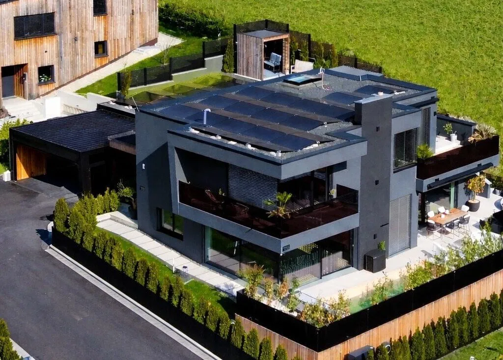 Design-Architektenhaus in Breitenfurt bei Wien - Exklusive Architektur, modernste High-End-Technik und luxuriöse Ausstattung auf höchstem Niveau – pohled 2
