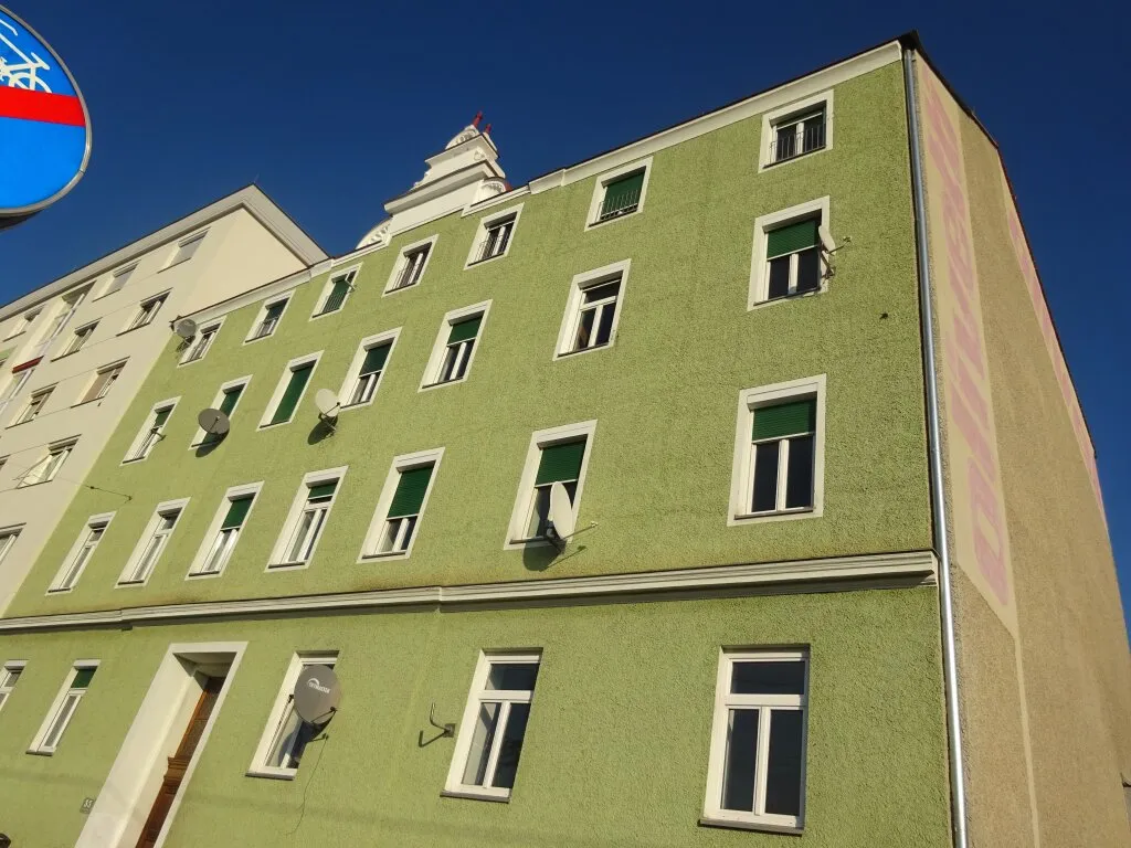 Zentrale Stadtlage - Bestandsfreies 4-geschossiges Zinshaus mit Bau - und Projektreserve - Ansicht 3