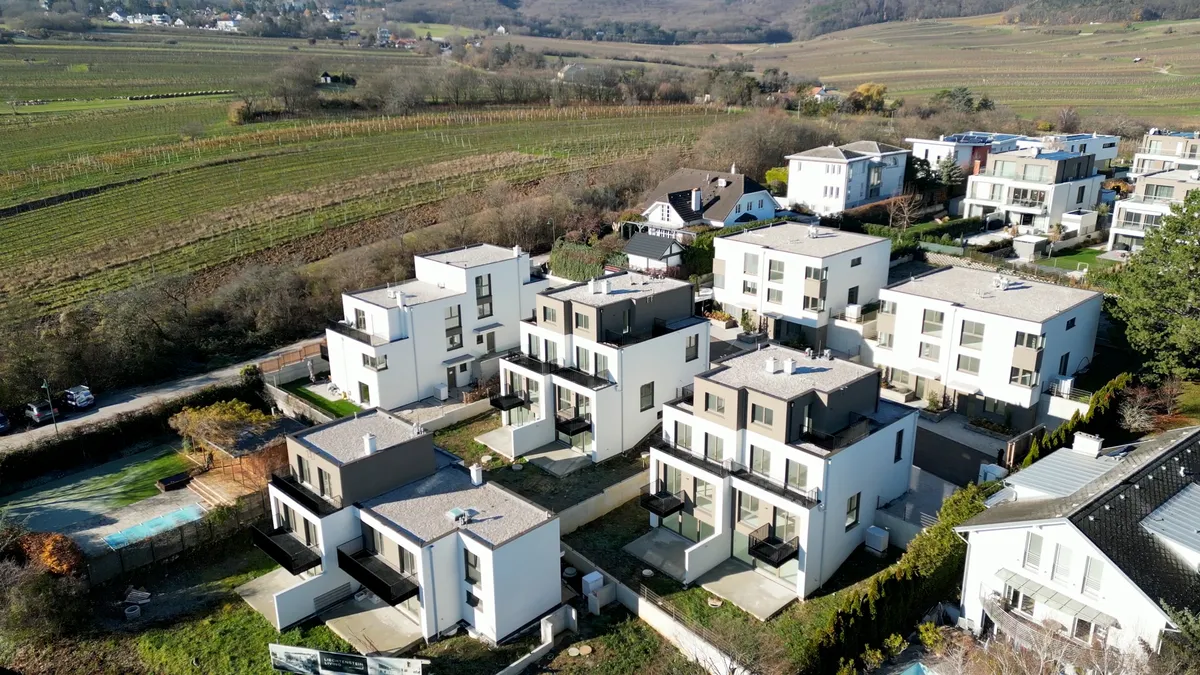 Raum für Leben, Ruhe und besondere Momente - Exklusives Einfamilienhaus in Doppelhausbauweise am Herzogberg - Ansicht 3