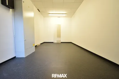 Gewerbeimmobilie mieten in Steyr – 284 m², € 2.369 – Bild 11 von 11