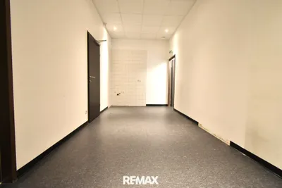 Gewerbeimmobilie mieten in Steyr – 284 m², € 2.369 – Bild 8 von 11