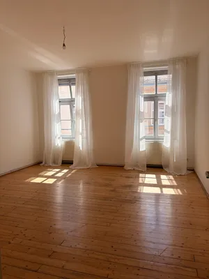 Helle renovierte Altbauwohnung im 3.