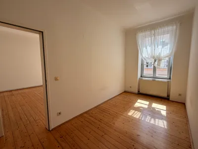 Helle renovierte Altbauwohnung im 3. – Bild 3