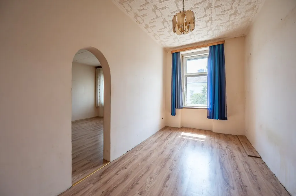 ++Q18++ Altbauklassiker mit Entwicklungspotenzial - 2 Zimmer zum Verwirklichen Ihrer Wohnideen - Ansicht 2