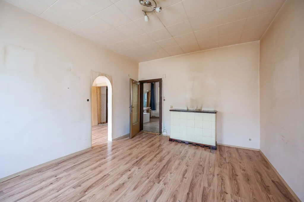 ++Q18++ Altbauklassiker mit Entwicklungspotenzial - 2 Zimmer zum Verwirklichen Ihrer Wohnideen - Ansicht 3