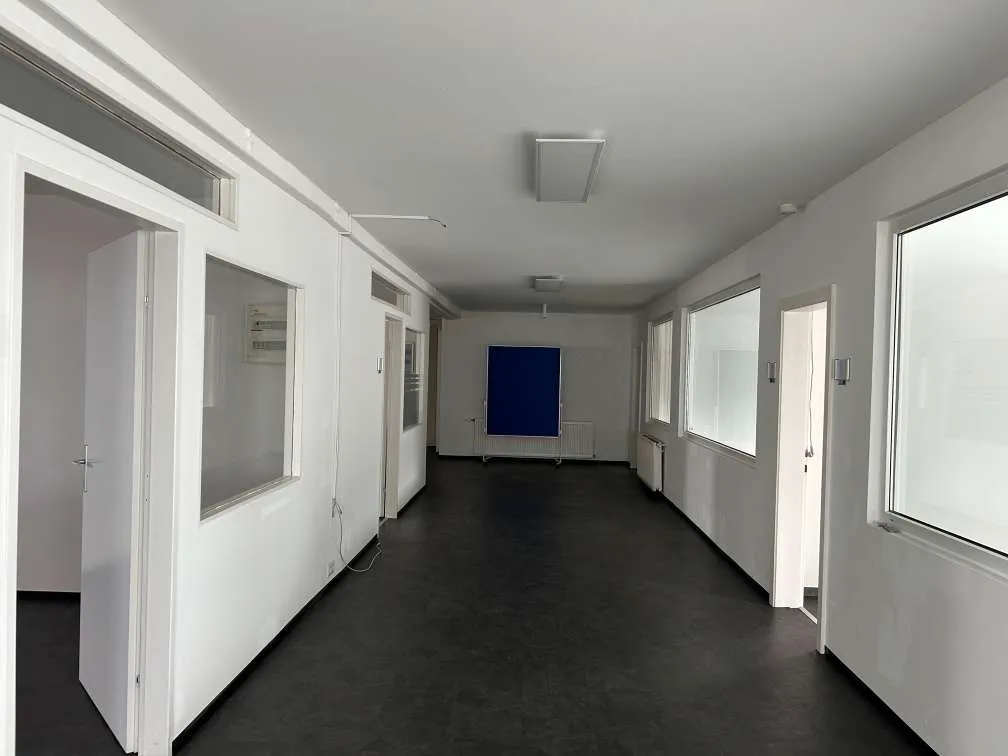 Moderne Büro/Geschäftsräumlichkeiten (3 separate Büroräume) in verkehrsgünstiger Lage von Kalsdorf! (Nähe Autobahnauffahrt Kalsdorf/Flughafen Graz), Kalsdorf bei Graz