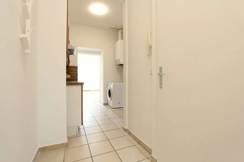 Schön möblierte, charmante 2-Zimmer-Wohnung! Kurzzeitvermietung! – pohled 2