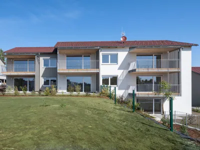 8905746