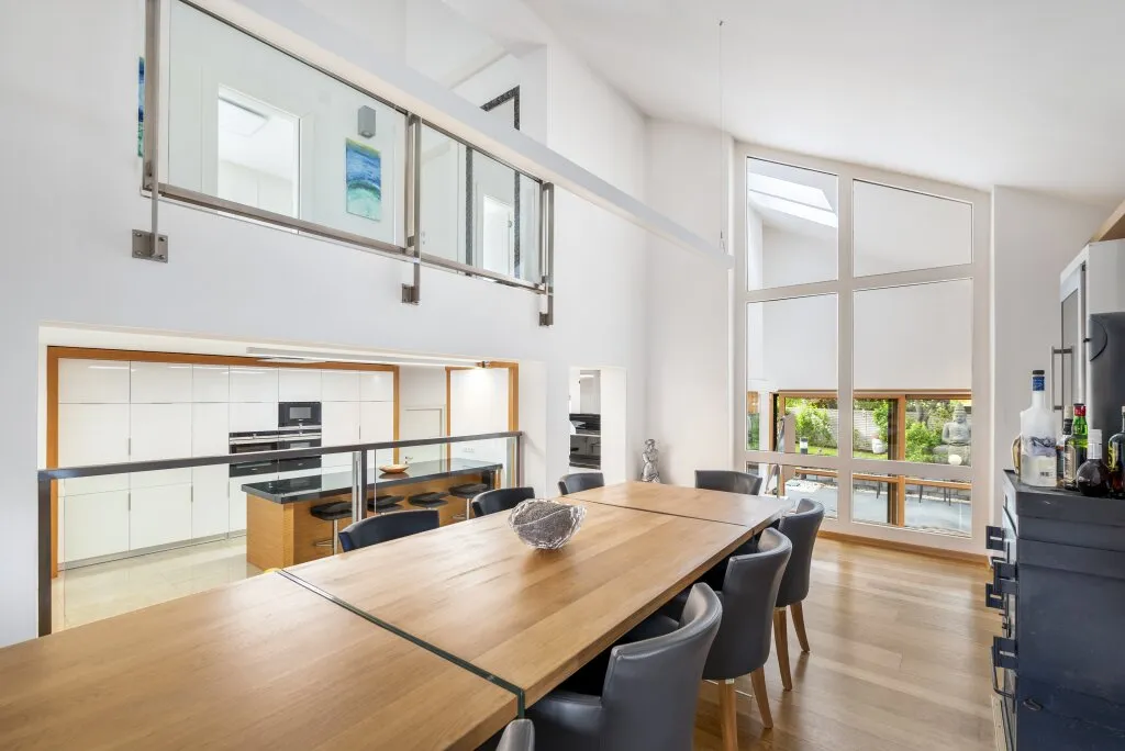 Ihr neuer Highclass-Firmensitz! Modernes Design-Bürohaus in Wiener Neustadt | 9 Räume, 6 PKW-Stellplätze auf Eigengrund | Zwei Eingänge | Barrierefrei | Edelstahlpool, Sauna, Weinkeller - Ansicht 2