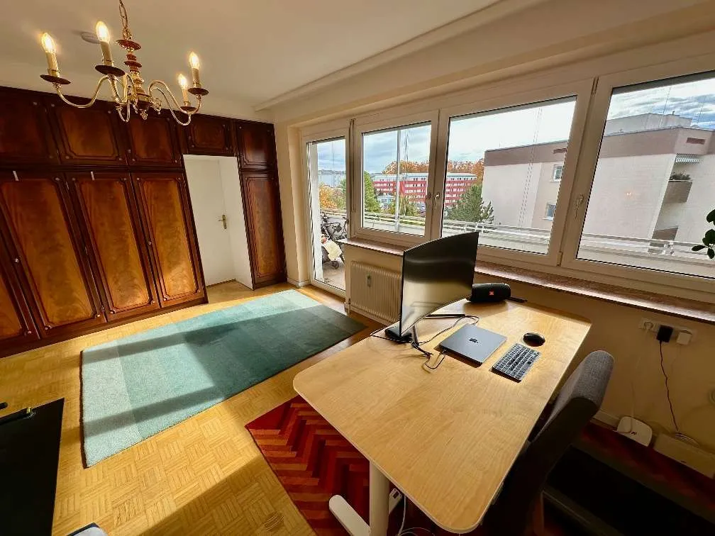 Möblierte Dachgeschosswohnung mit großem Balkon (Furnished top-floor flat with large balcony) - Ansicht 2