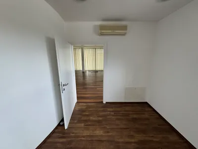 2-Zimmer-Gewerbeimmobilie mieten in Grieskirchen – 77 m², € 18 – Bild 10 von 11