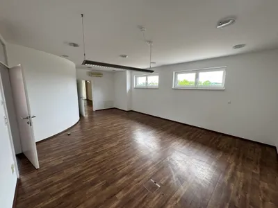 2-Zimmer-Gewerbeimmobilie mieten in Grieskirchen – 77 m², € 18 – Bild 9 von 11