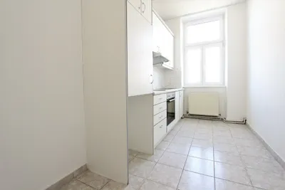 GUT-ANGEBUNDENE-WG-TAUGLICHE-5 ZIMMER-WOHNUNG-IM-15.!