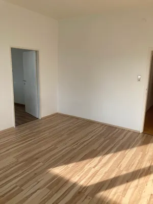 2-Zimmer-Wohnung mieten in Linz – 75 m², € 739 – Bild 7 von 13