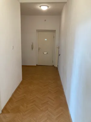 2-Zimmer-Wohnung mieten in Linz – 75 m², € 739 – Bild 12 von 13