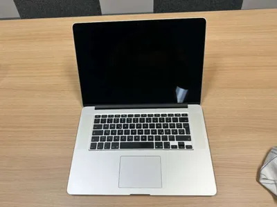 MacBook Pro 15,4 Retina