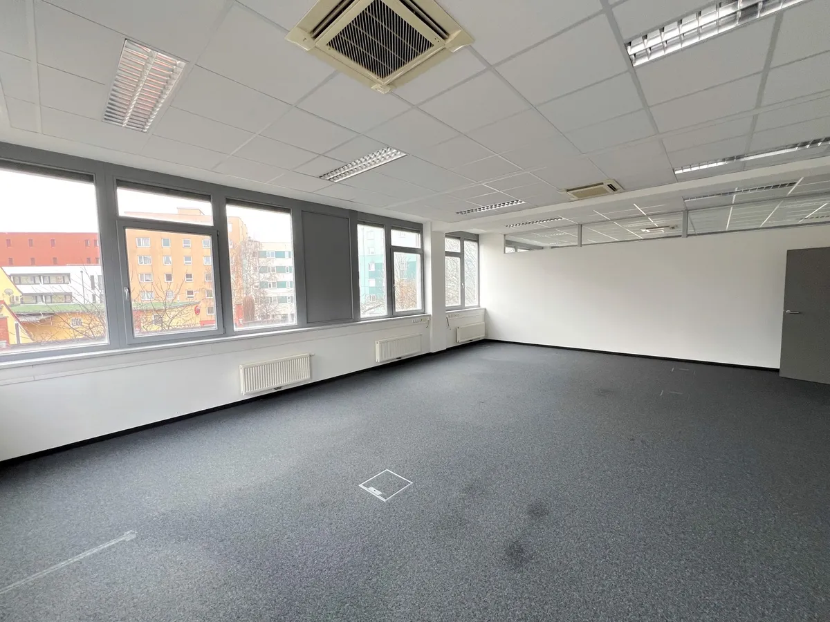 Büro in ruhigem Innenhof mit Stellplätzen - Ansicht 2
