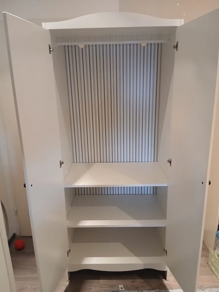 Kleiderschrank SMAGORA von IKEA 80 Breit x 50 tief x 187 cm hoch, € 40,- (1200 Wien)