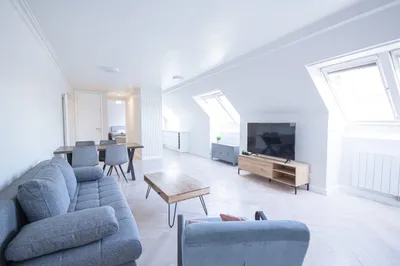 Helle und ruhige DG-Wohnung 1040 Wieden