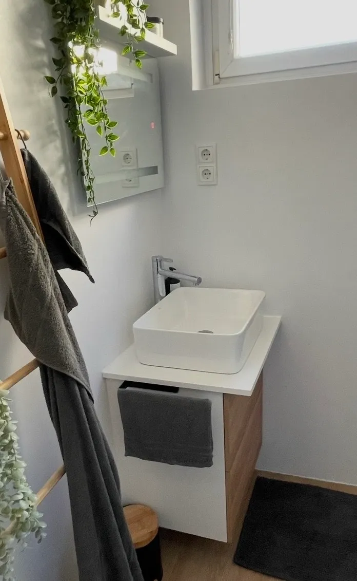 IKEA Waschtisch 60 cm inkl. Keramikbecken & Armatur, € 190,- (1220 Wien)