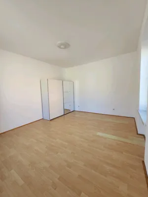 1-Zimmer-Wohnung mieten in Linz – 35 m², € 590 – Bild 2 von 8
