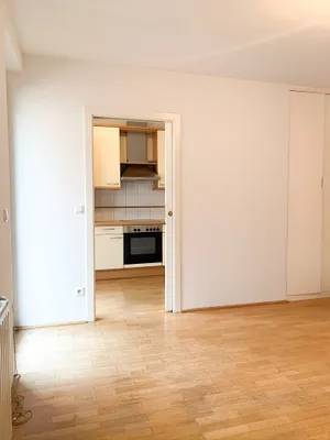 Helle 2-Zimmer Balkonwohnung Nähe Kongressbad! ab Mitte Oktober! – Bild 3